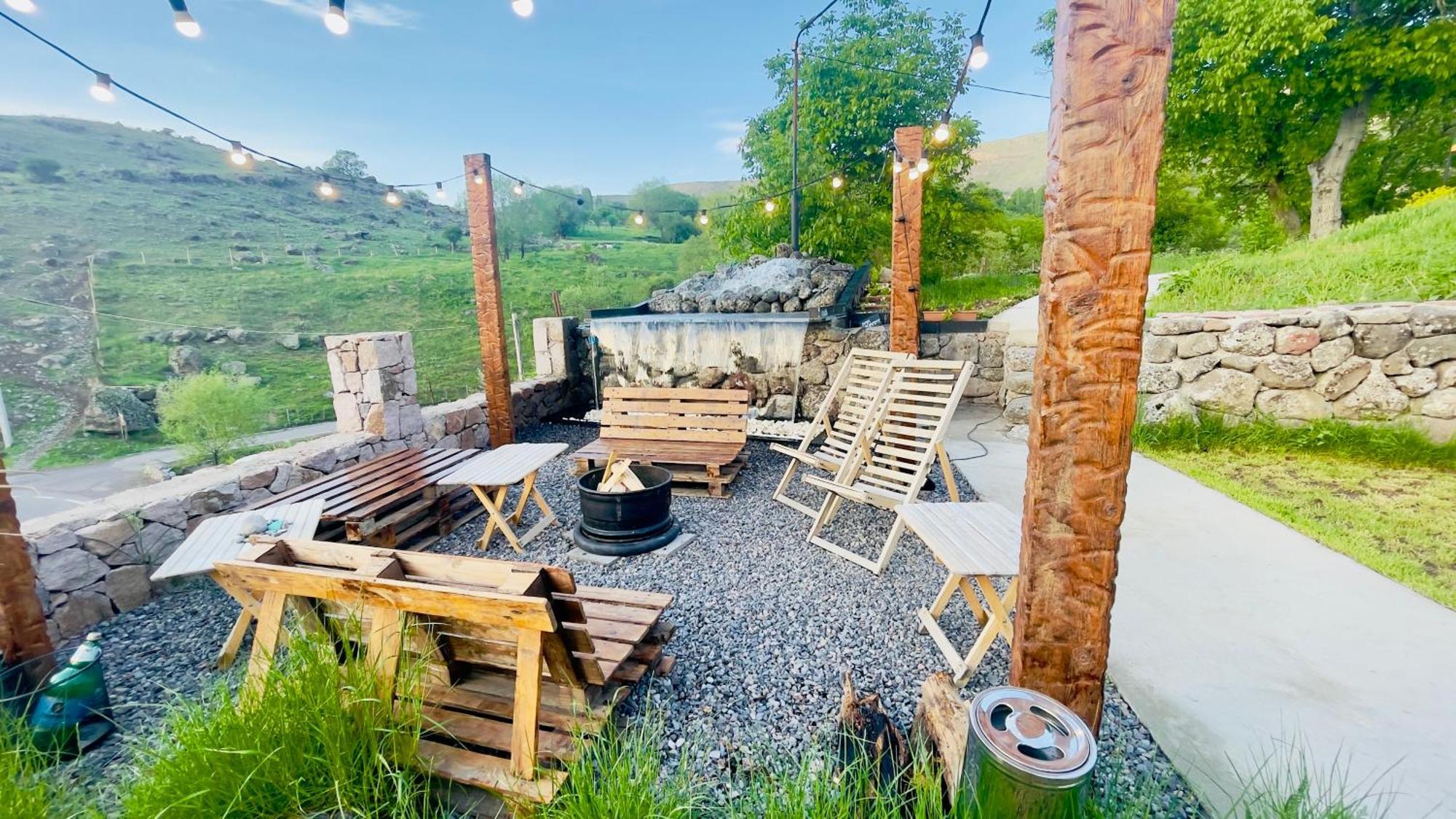 Hotel Hobbiton Near Vardzia Caves T'mogvi Exterior foto