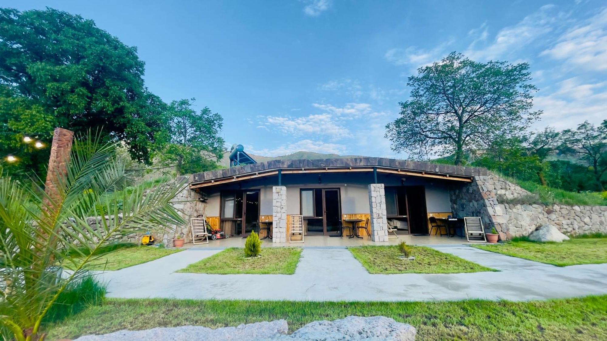 Hotel Hobbiton Near Vardzia Caves T'mogvi Exterior foto