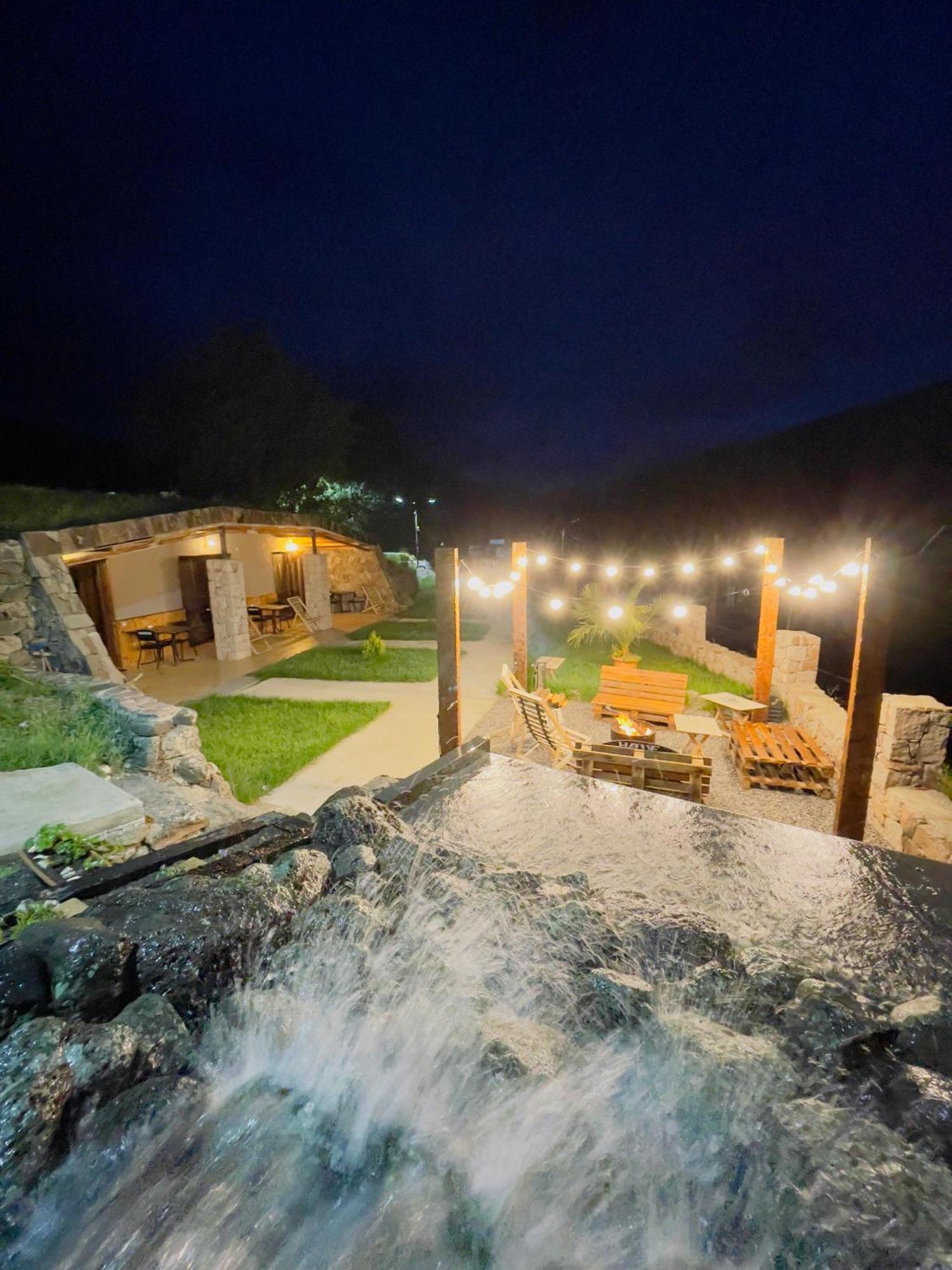 Hotel Hobbiton Near Vardzia Caves T'mogvi Exterior foto